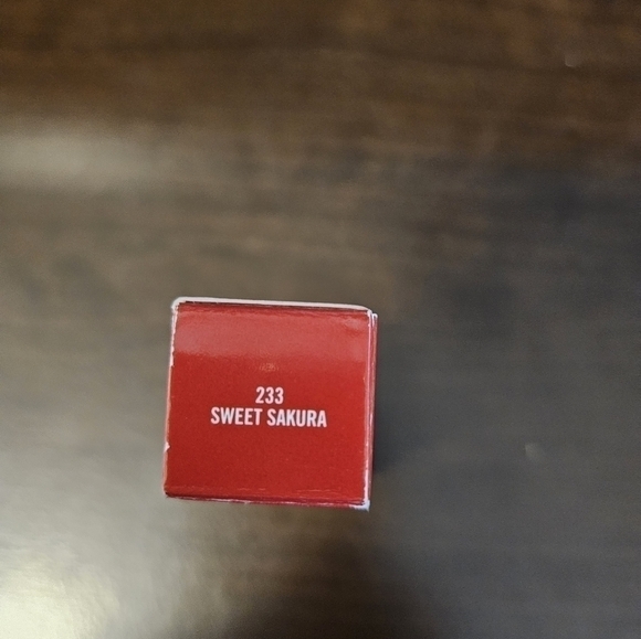 MAC CREMESHEEN LIPSTICK in Sweet Sakura (NIB) - Picture 5 of 5